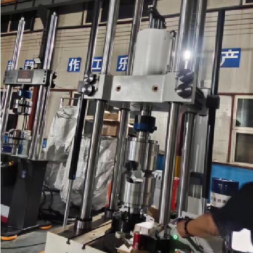 1684288032256992.jpg 1液壓緩沖器綜合測試系統2.jpg